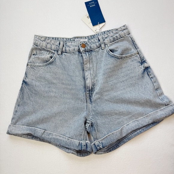 Bershka Denim Women's Light Blue High Waisted Rolled Cuff Shorts size 10 - Picture 5 of 12